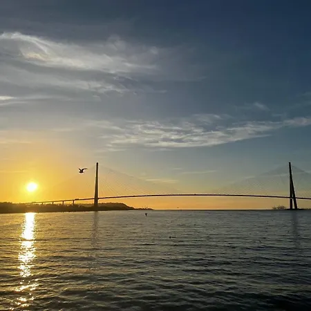 Chez Fifille Dans Parking Prive Honfleur