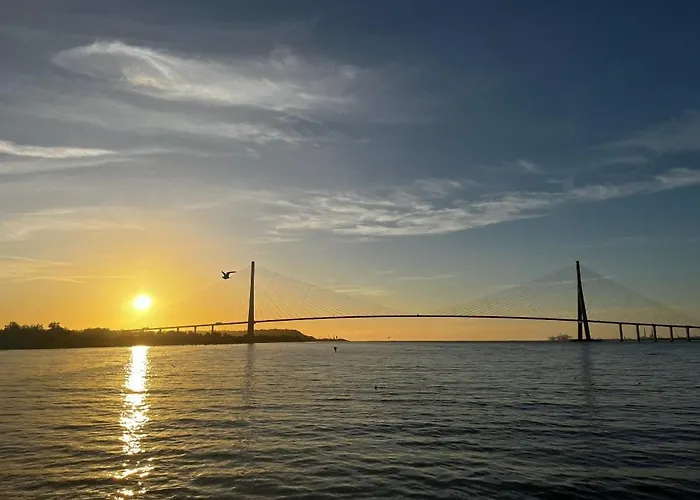 Chez Fifille Dans Parking Prive Honfleur